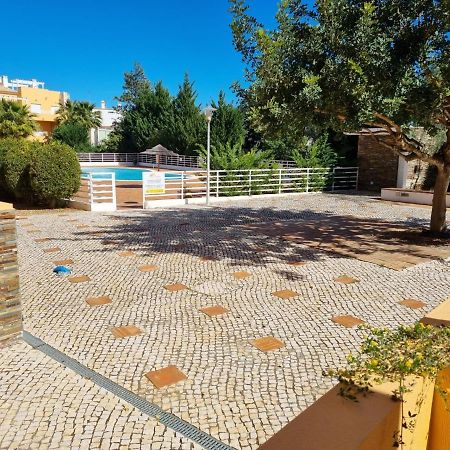Marinho - 2 Bedroom 2 Bathroom Ground Floor Apartment With Communal Pool And Gardens Conceição Екстериор снимка