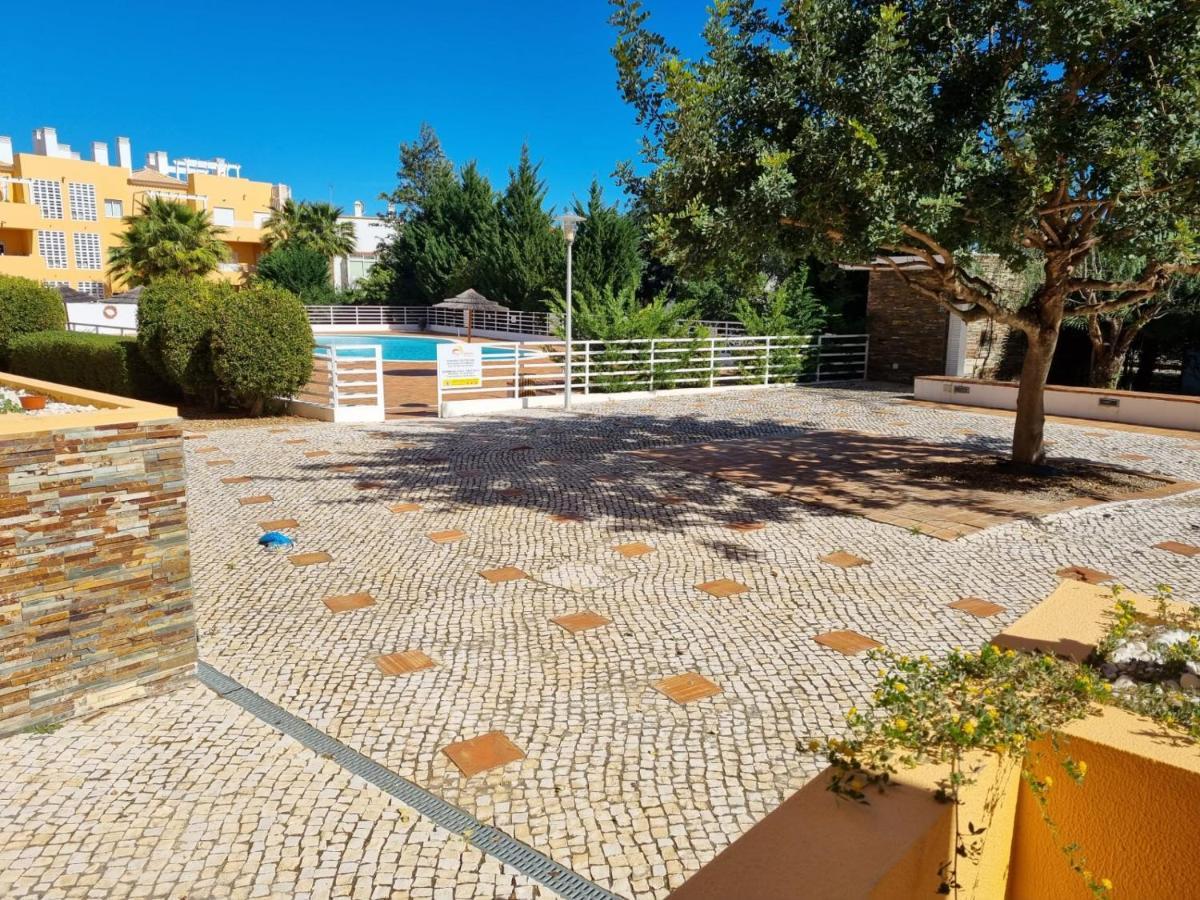 Marinho - 2 Bedroom 2 Bathroom Ground Floor Apartment With Communal Pool And Gardens Conceição Екстериор снимка