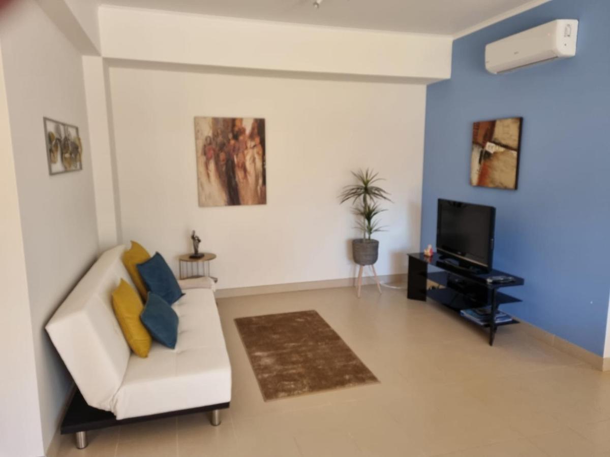 Marinho - 2 Bedroom 2 Bathroom Ground Floor Apartment With Communal Pool And Gardens Conceição Екстериор снимка