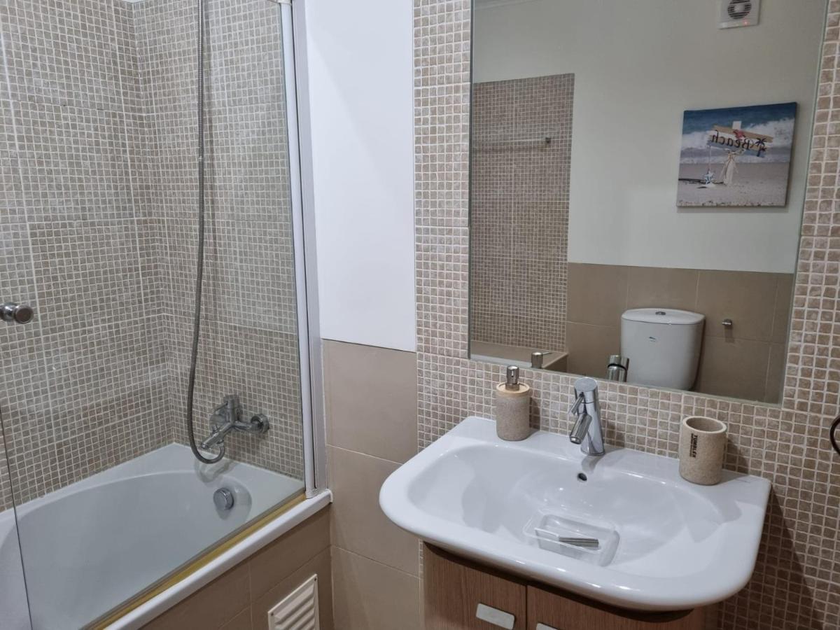 Marinho - 2 Bedroom 2 Bathroom Ground Floor Apartment With Communal Pool And Gardens Conceição Екстериор снимка